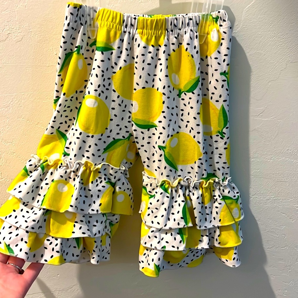 Persnickety Ruffles Benny & 4 FREE SHORTIES
